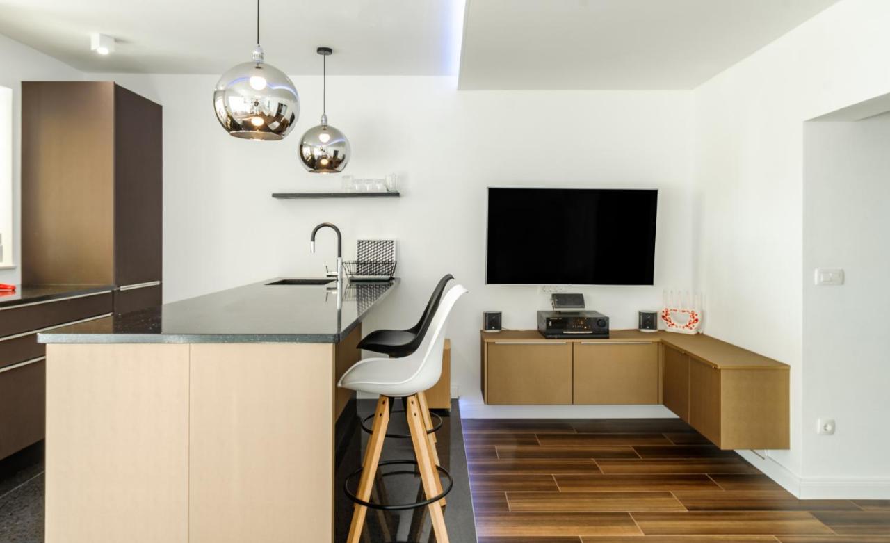 Luxury Apartment Martinis With Pool スプリト エクステリア 写真