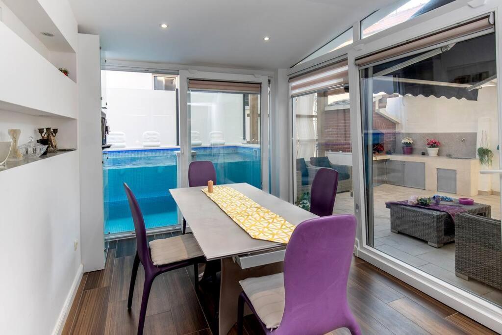 Luxury Apartment Martinis With Pool スプリト エクステリア 写真